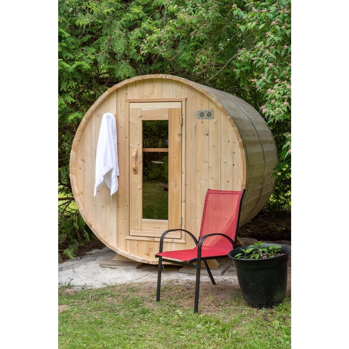 Dundalk Leisurecraft Harmony 2–4 Person Capacity Barrel-Style Sauna